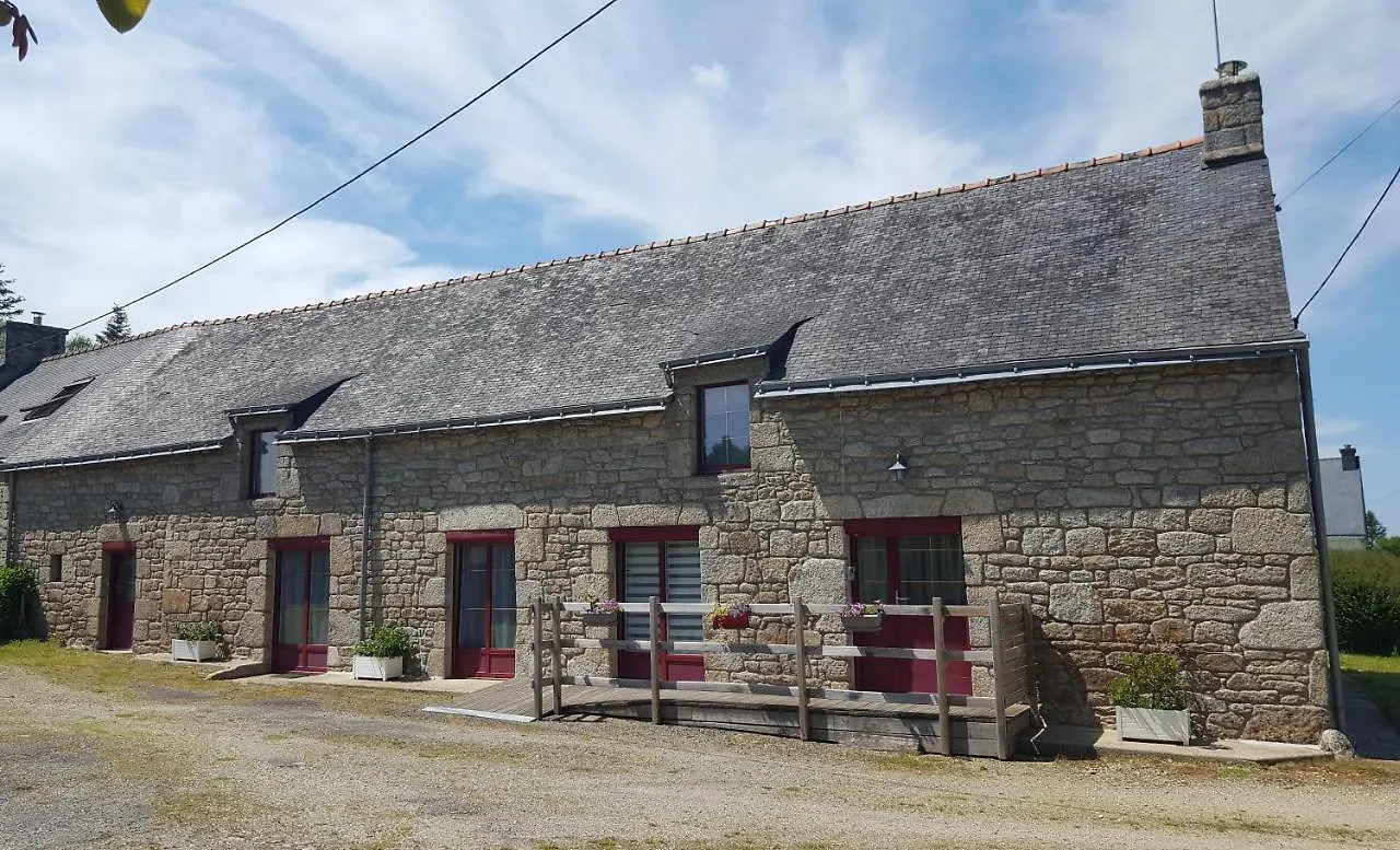 Holiday home Gite Ty Prawine, Au Calme Dans Une Longere Accueillante Quistinic
