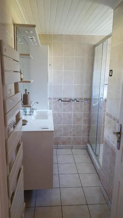 Holiday home Gite Ty Prawine, Au Calme Dans Une Longere Accueillante Quistinic